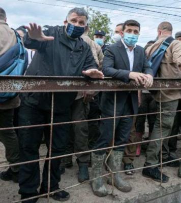 Прикрепленное изображение: avakov_zelenskiy_navodnenie.jpg